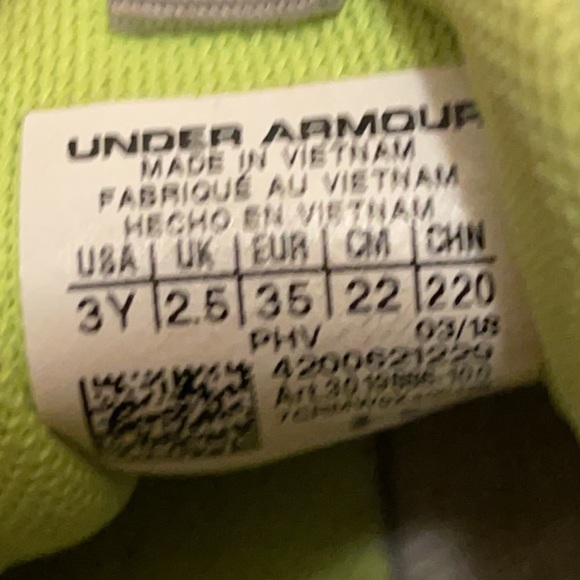 Under Armour - Picture 7 of 7